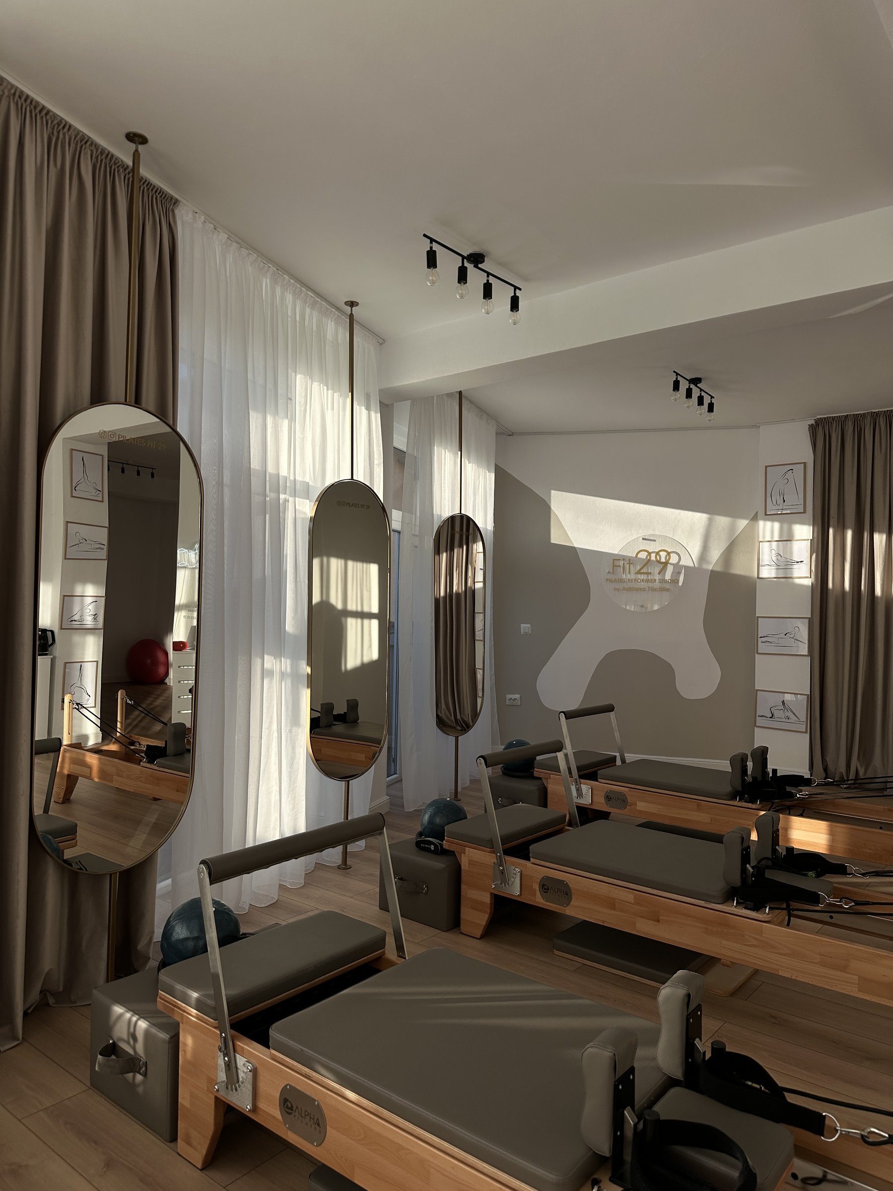 FIT29 Pilates, detaliu compoziție